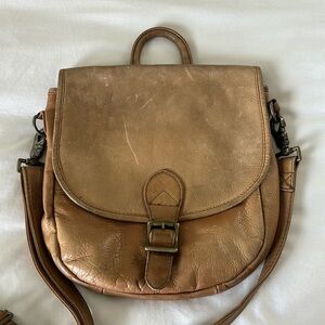 HOBO Crossbody Bag Tan Leather With Removable Strap Buckle Closure